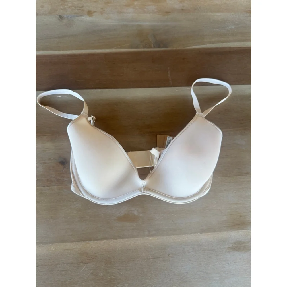 SKIMS Nude Underwire T-Shirt Bra - Picture 2 of 6